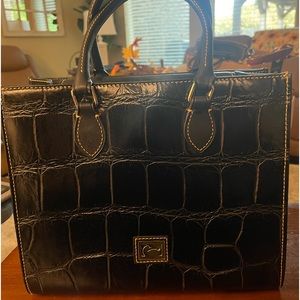 Classic Croc Dooney Bourke with pink fabric interior